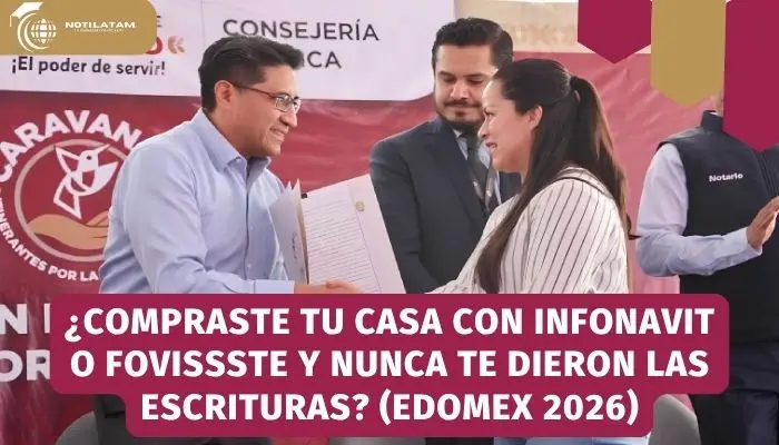 familia con las escrituras de su casa tras la regularización Edomex Decreto 240